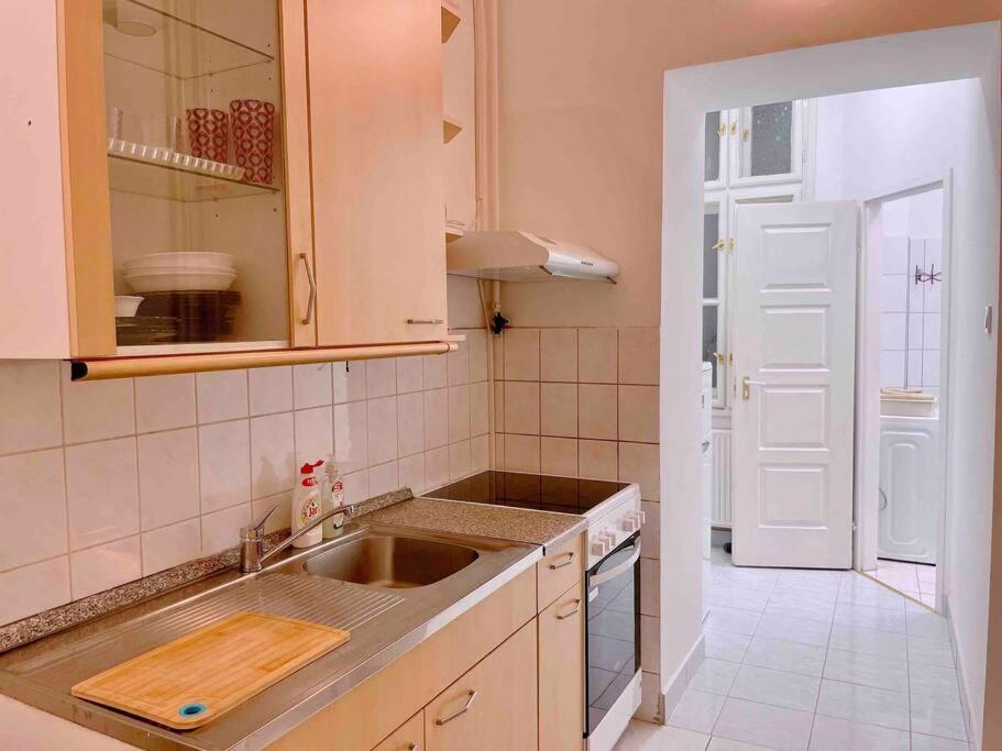 C Downtown Cozy Family Loft Apartment Budapest Exterior photo
